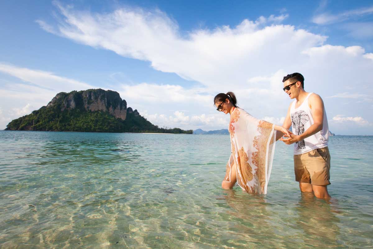 Honeymoon photo session for Tommy during honeymoon in Krabi