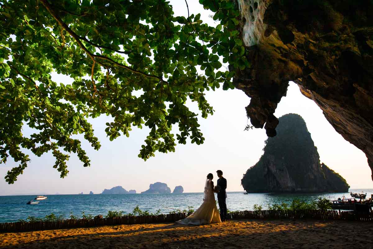 Krabi wedding Photographer for Jason and Shierly beach wedding at Railay beach ,Rayavadee Resort in Krabi ,Thailand.