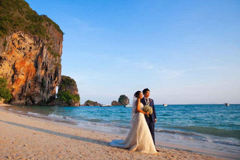Krabi wedding Photographer for Jason and Shierly beach wedding at Railay beach ,Rayavadee Resort in Krabi ,Thailand.