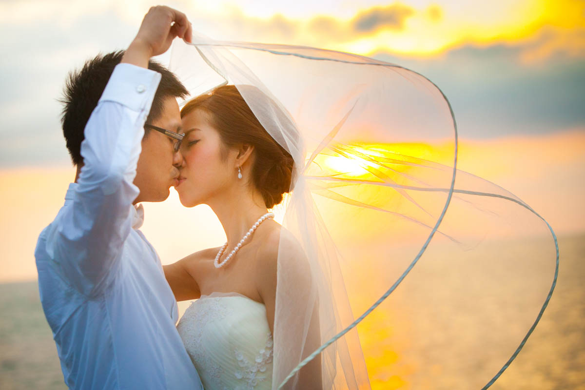 Tim with Cat 's wedding photography shoot in Samui Thailand