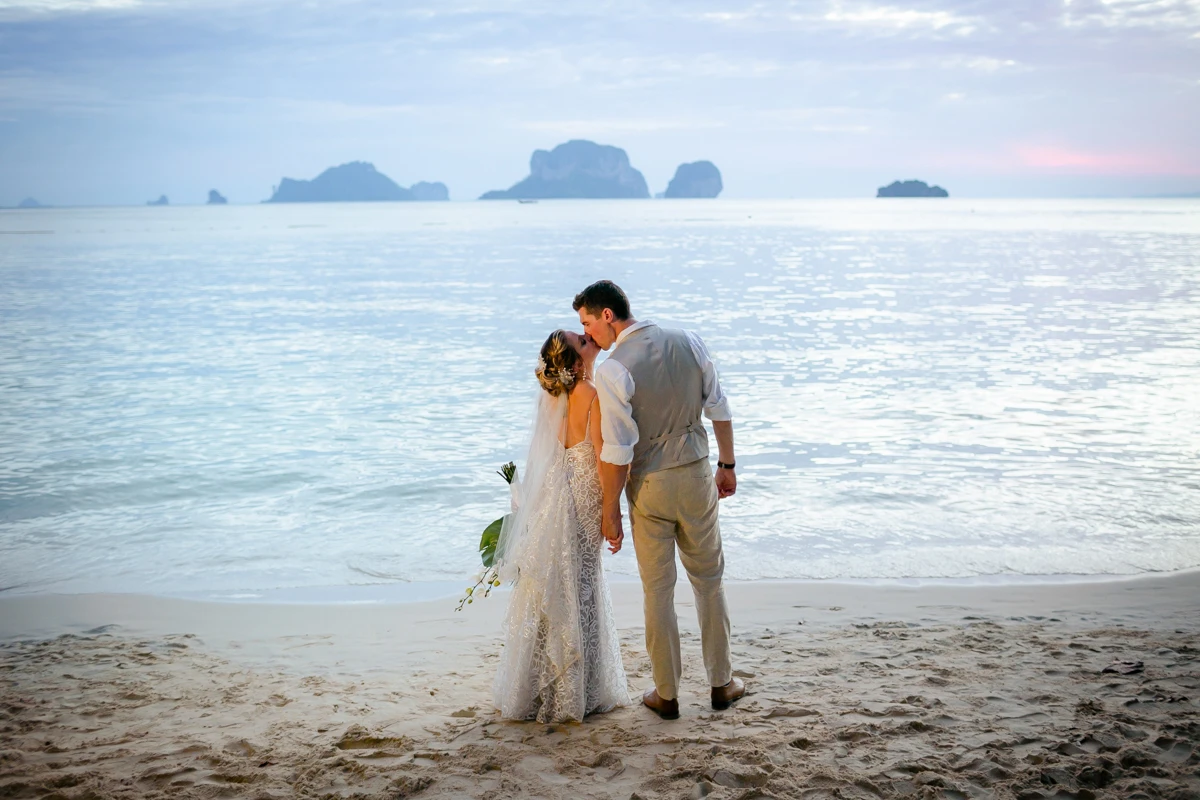 Wedding couple photo of Victoria and Robert in Rayavadee hotel Railay beach , Krabi Thailand