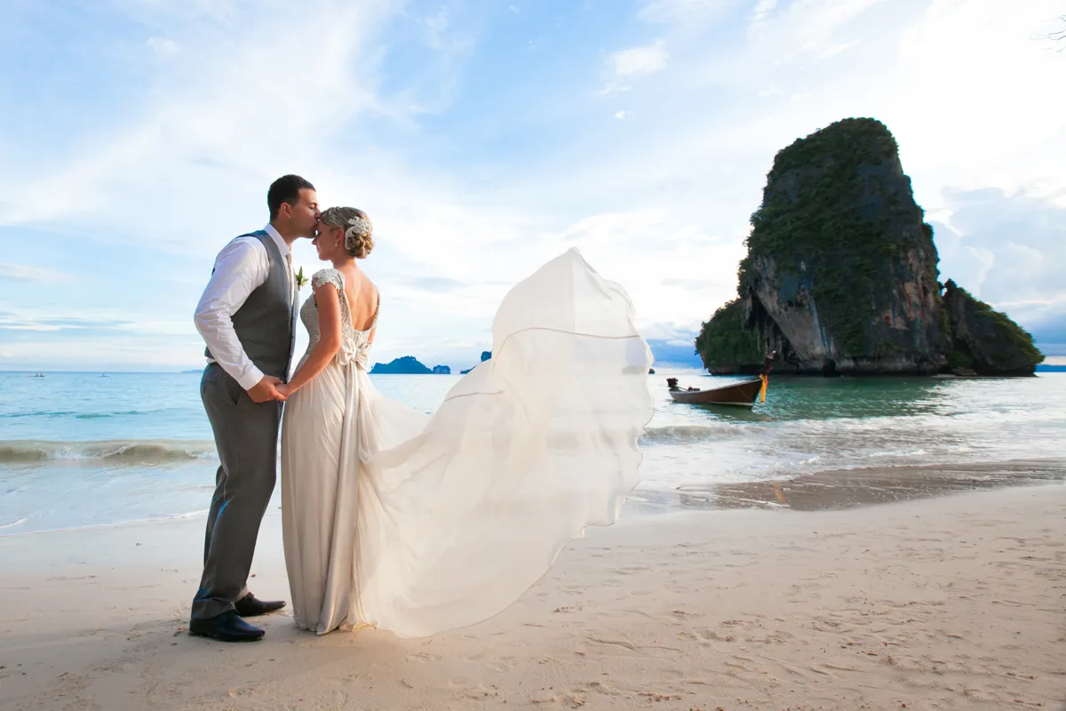 Wedding0897 Railay beach wedding